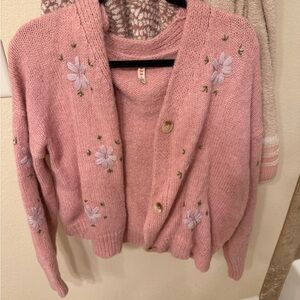 Pink sweater never worn large